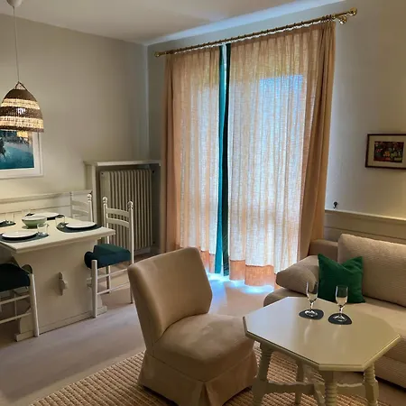 Laerchenhof Luxury Apartment *